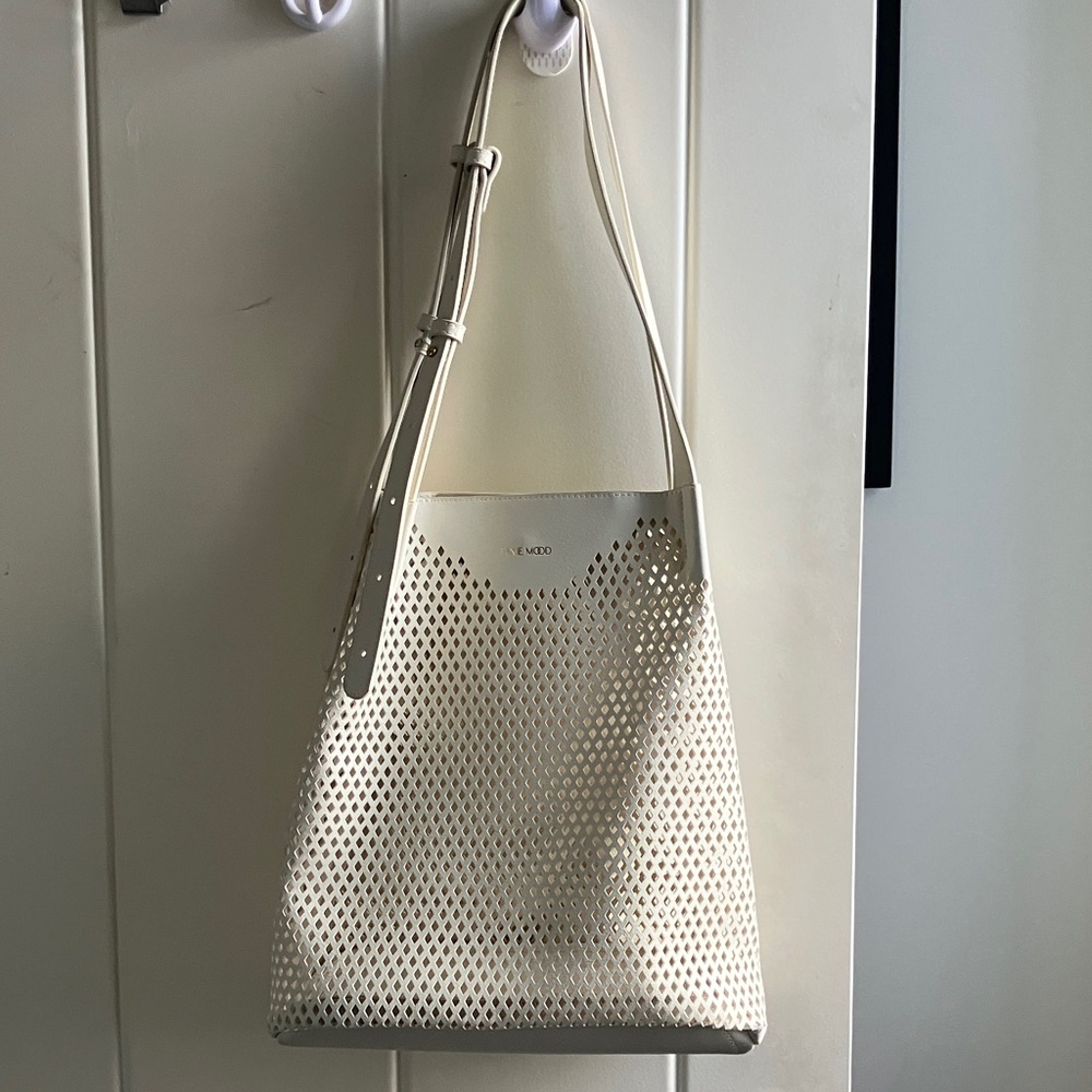 Pixie Mood Vegan Leather Coconut Cream Shoulder Bag Diamond READ description.